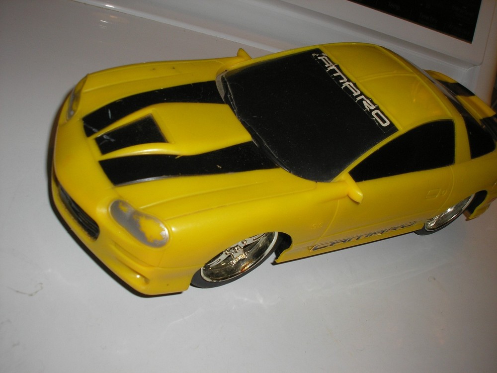Plastic 13 1/2" 2002 Chevy Camaro SS Remote Controlled NO CONTROLLER UNTESTED