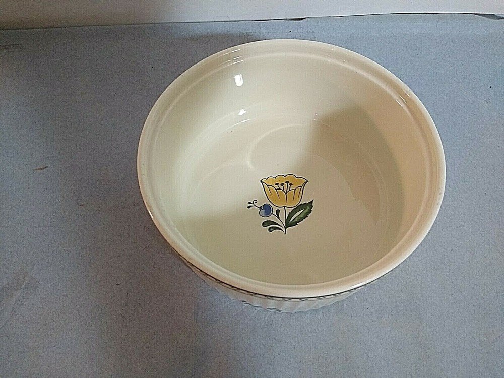 Asta 1982 floral pattern souffle dish