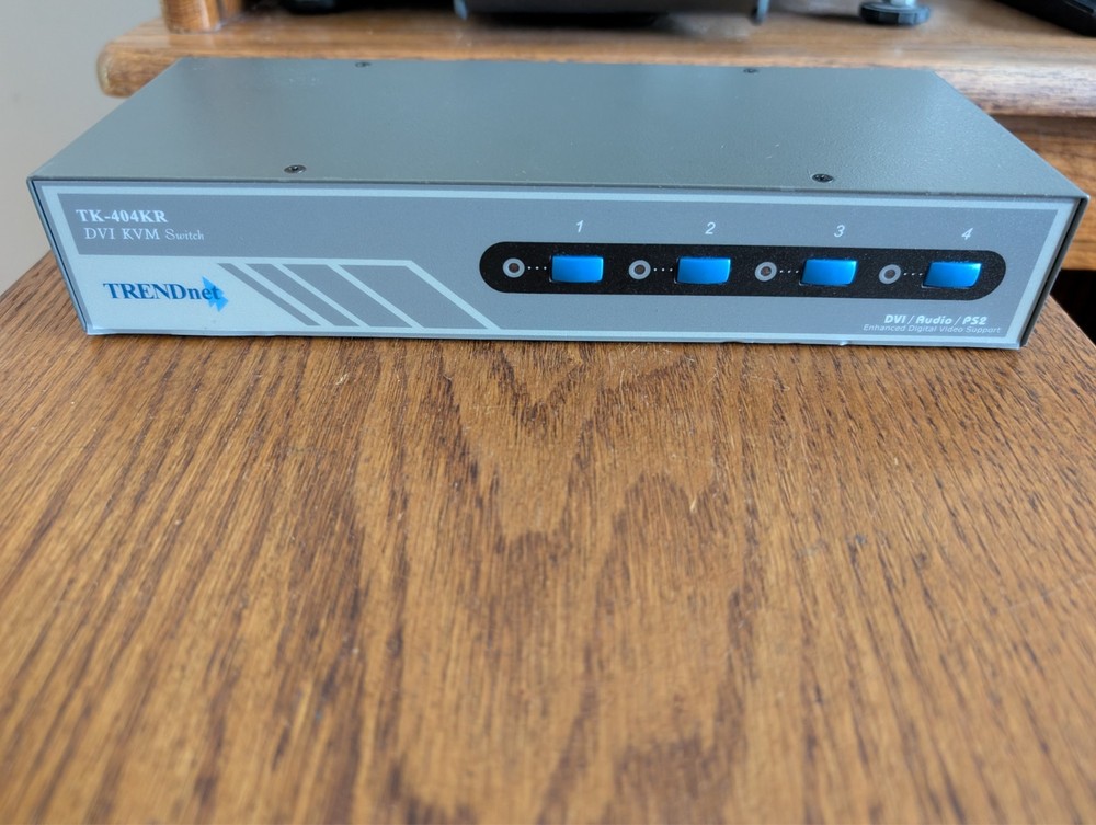 TRENDnet  TK-404KR DVI Audio PS2
