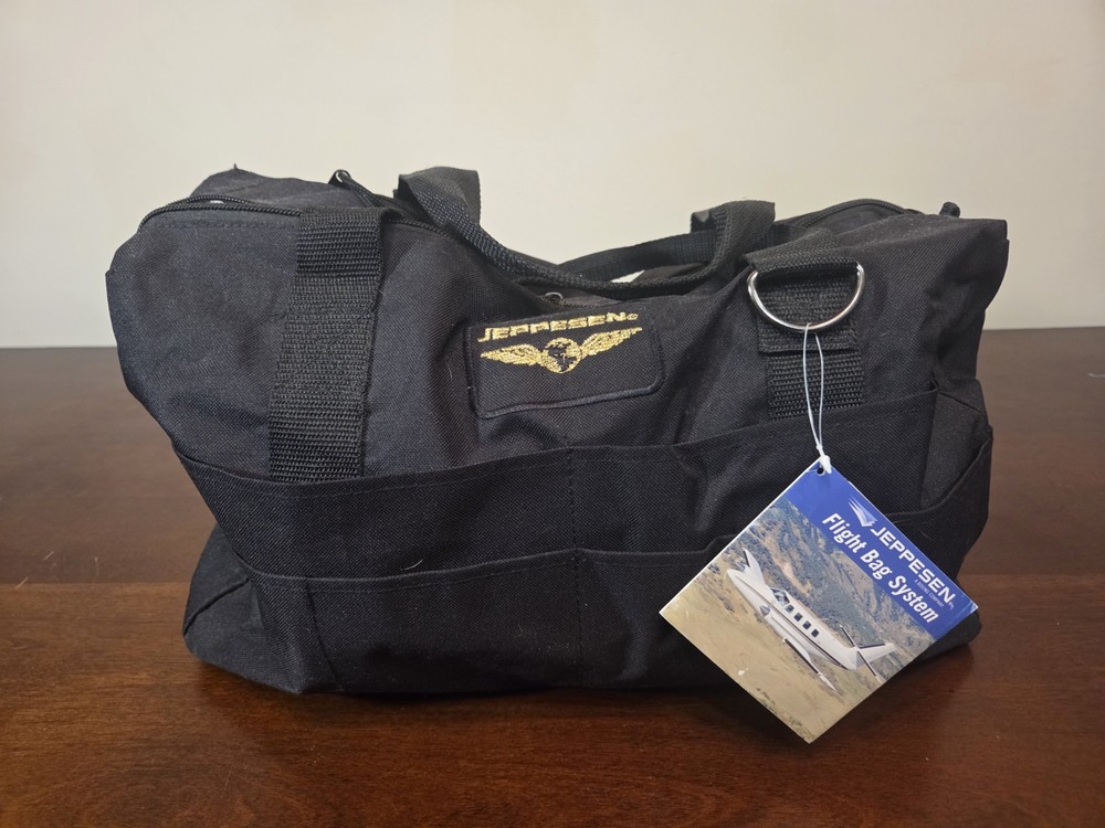 ​Jeppesen Guided Flight Discovery Private Pilot Kit Flight Bag E6B Plotter NOS