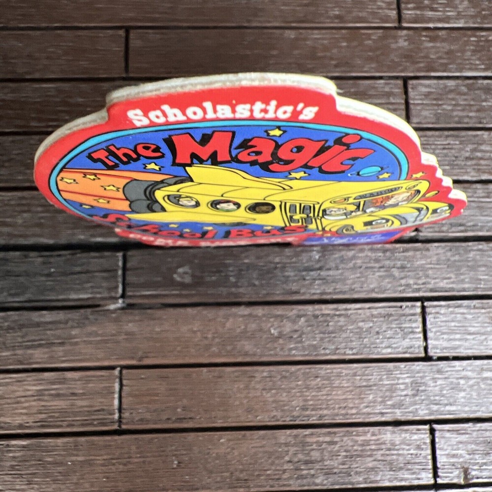 Vintage 1990s Microsoft Home Software Magic School Bus Scholastic Pinback Button