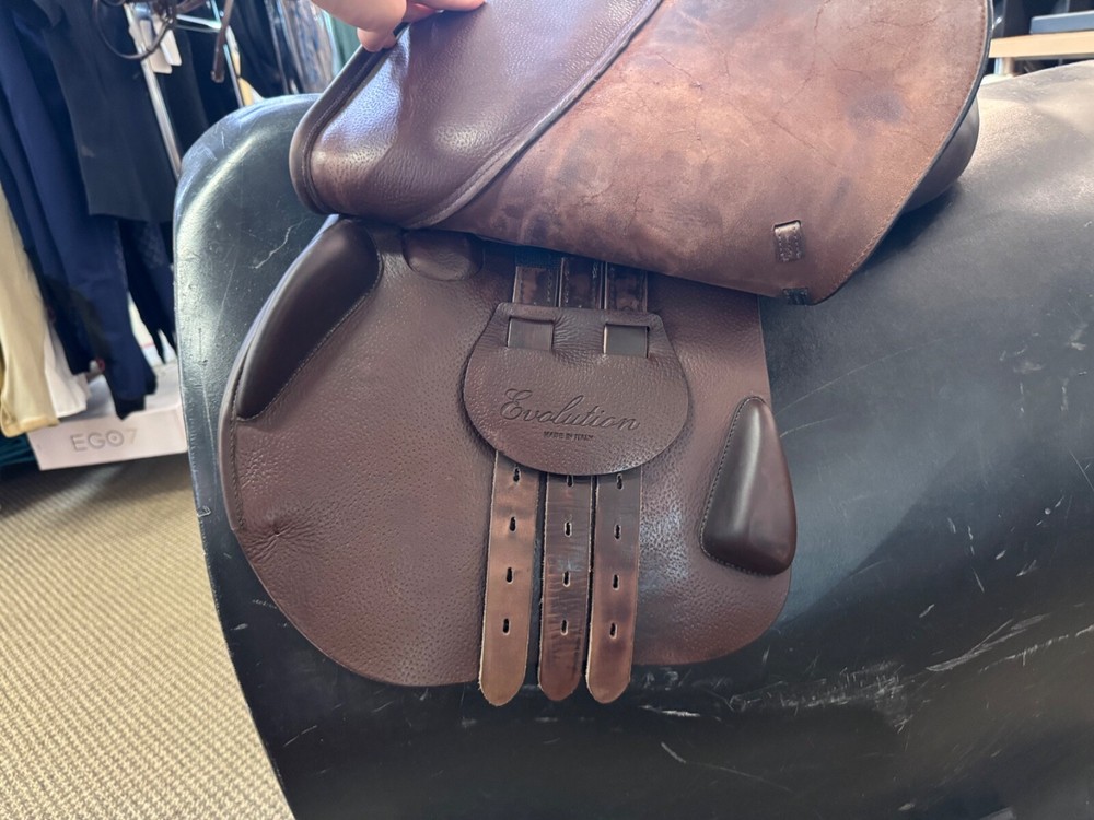 2018 Equipe Evolution Jumping Saddle 17 Medium-Wide