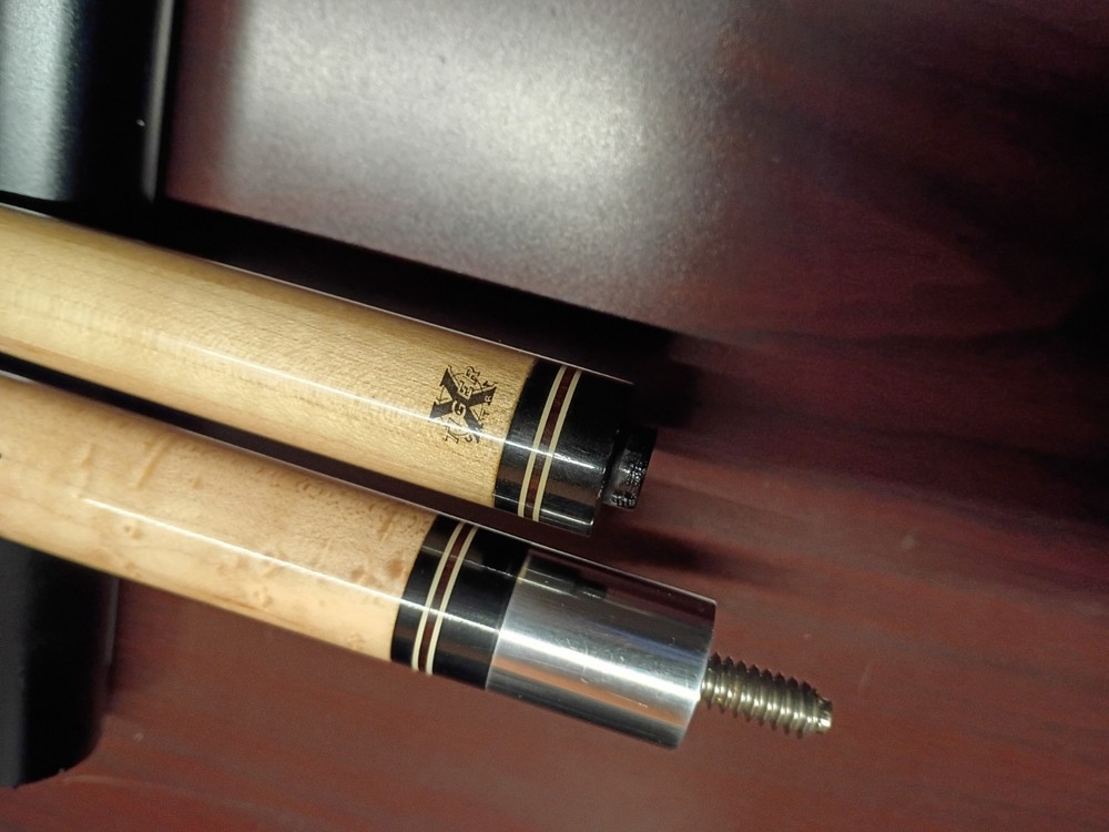 Tiger Pool cue