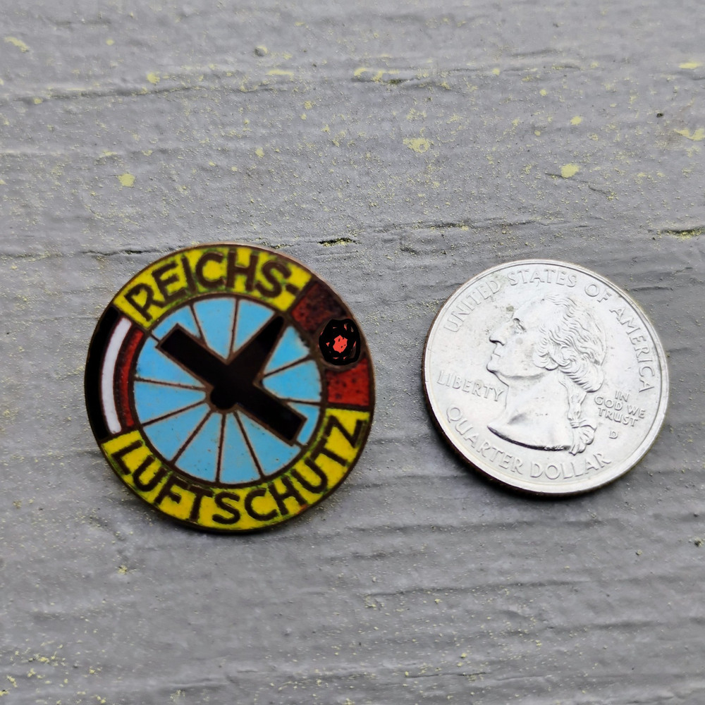 WW2 German Luftshutz Pin