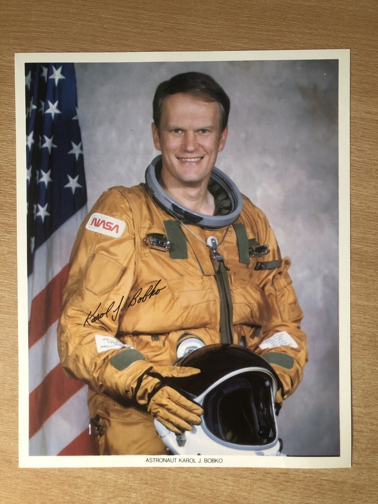 NASA ASTRONAUT SIGNED Photo Collection