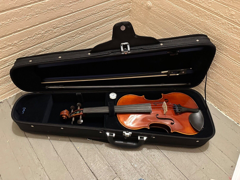 amati's fine instruments #100 4/4