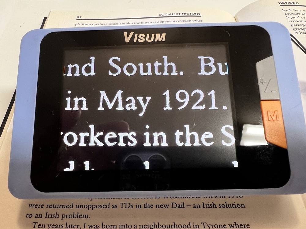 Visum Reader, Electronic Magnifier With Charging Cable