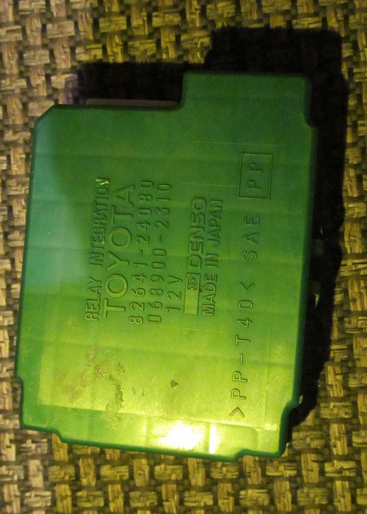 1992-1995 LEXUS SC300 INTEGRATION CONTROL RELAY MODULE 82641-24080 OEM