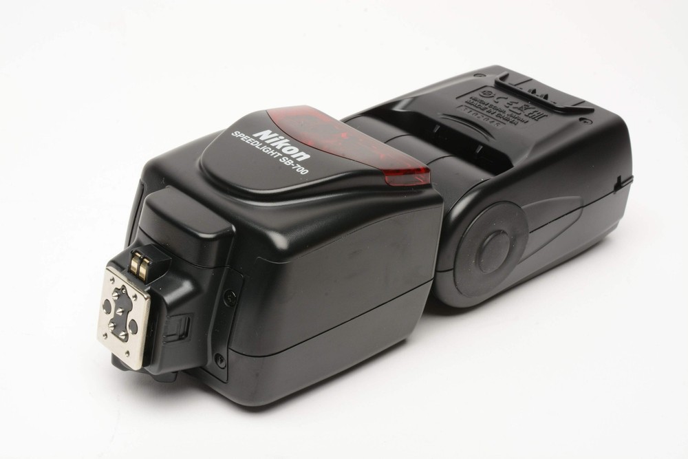 Nikon SB-700 Speedlight flash, Mint-, filters, stand, diffuser, Great!