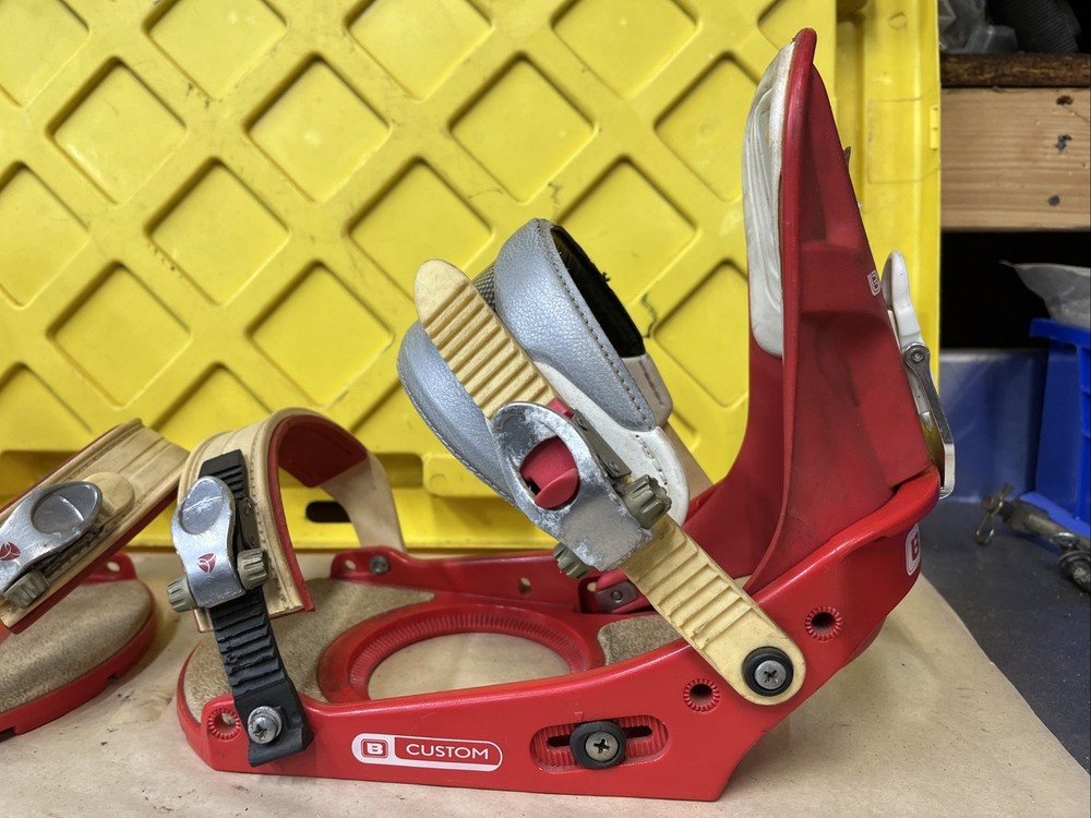 Burton Custom Snowboard Bindings, Men’s Large