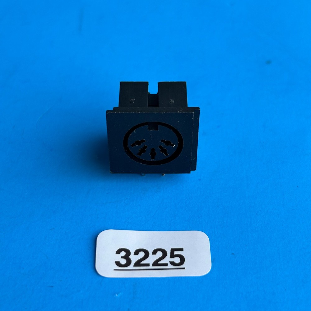 [FRS] Native Instruments MASCHINE MKI Used Part: MIDI Input/Output Socket