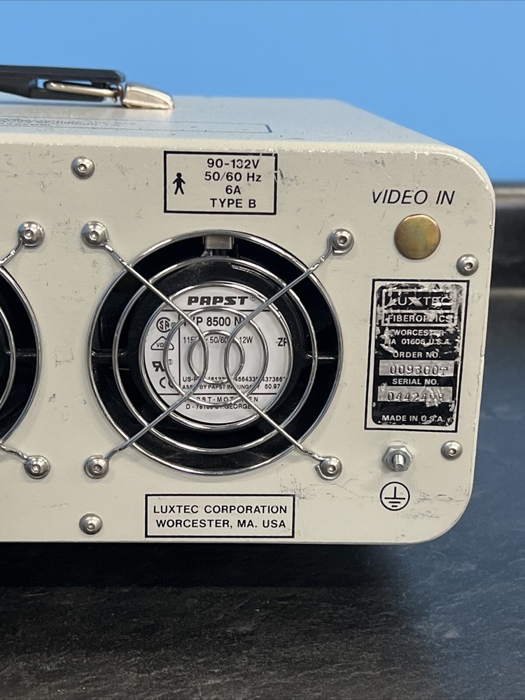 Xenon Series 9000 LUXTEC 9300 Light Source