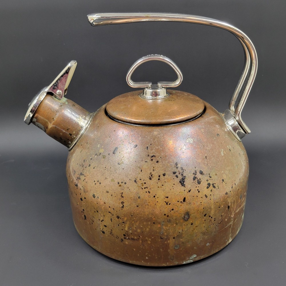 Chantal SL37-19CP 1.8 QT Tea Kettle 2-Tone Whistle w/ Handle Pot Holder Nice!