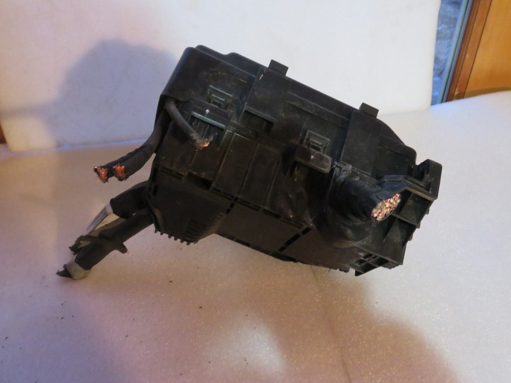 08 HYUNDAI SONATA ENGINE FUSE BOX