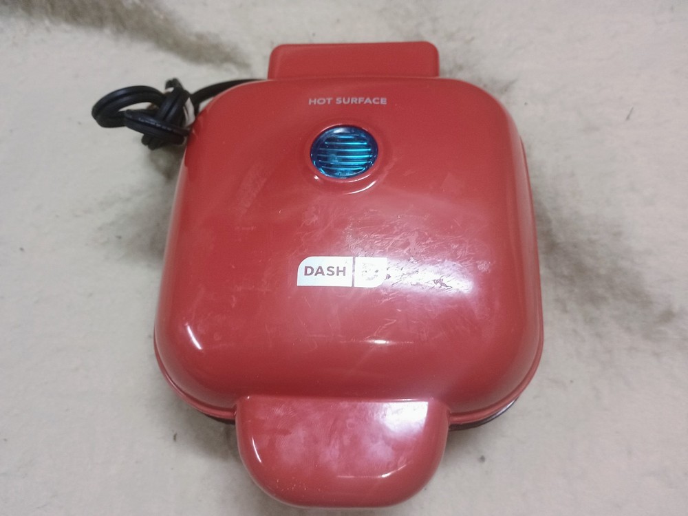 Dash Waffle Maker machine Fast Breakfast Maker 4.5" DWSM200GBRD06