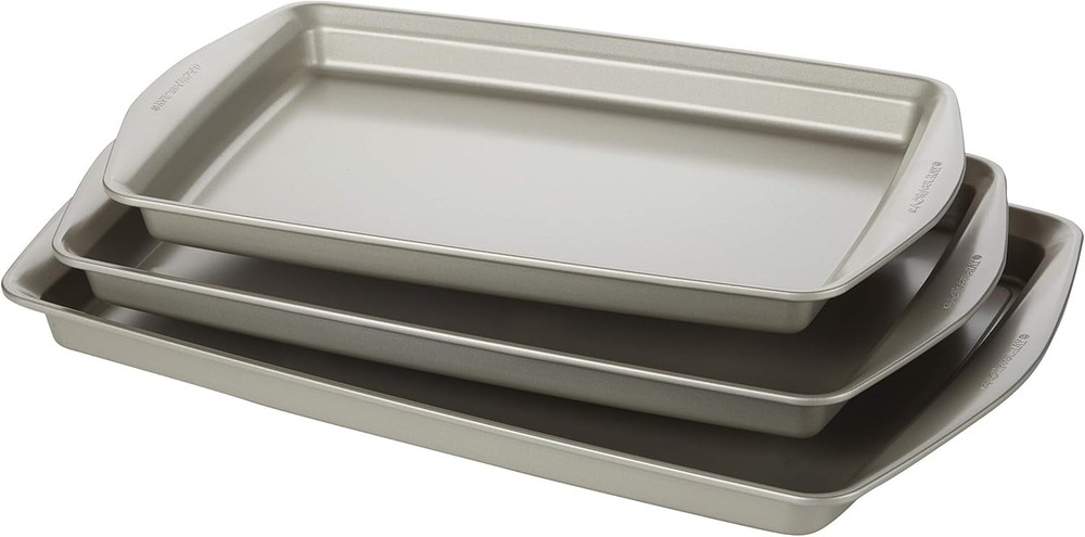 Nonstick Bakeware Set without Grips includes Nonstick Cookie Sheets / Baking