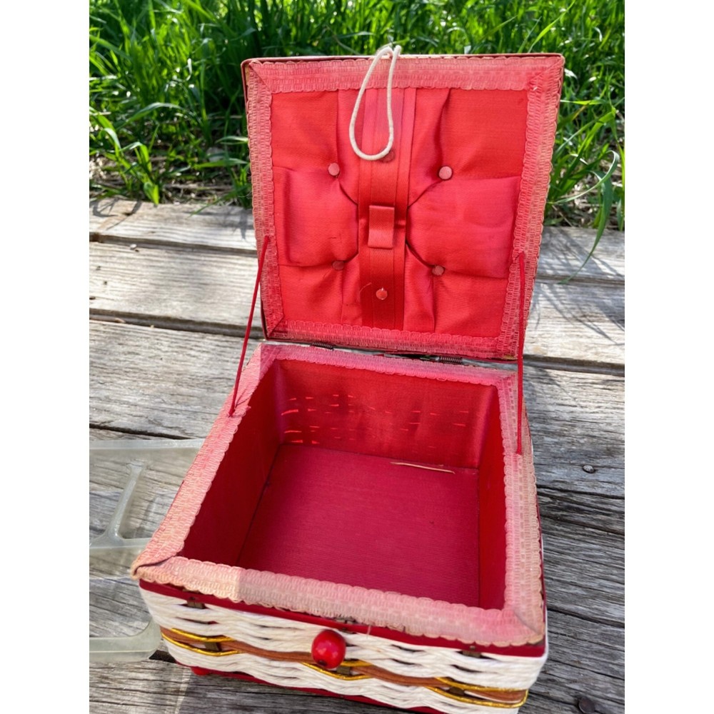 Vintage raffia straw Small Sewing Box Retro Red