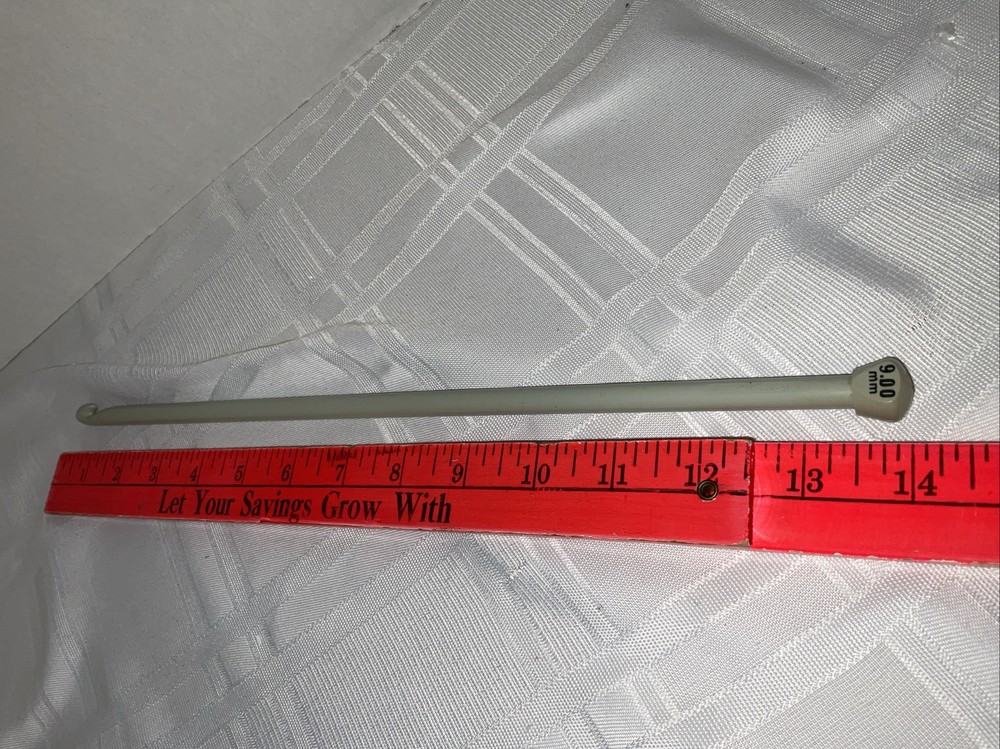 Crochet Hook 14” Bernat England 9. MM