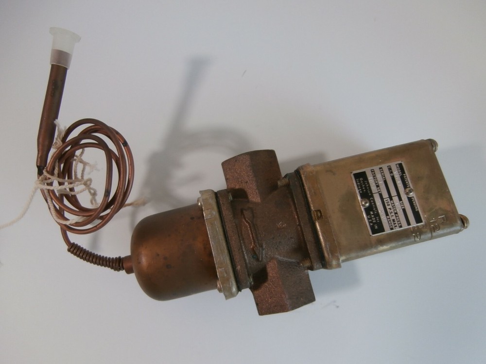 New Johnson Controls V46BB-2 Water Regulating Valve  1/2" .  Made in USA.