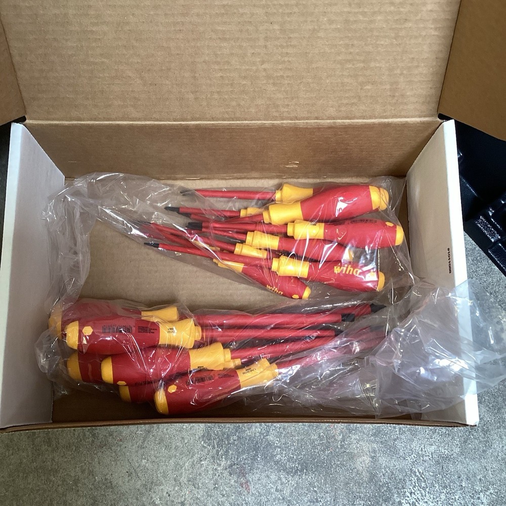 WIHA 32801 Master Tool Set Insulated 111Pcs Rolling Tool Case