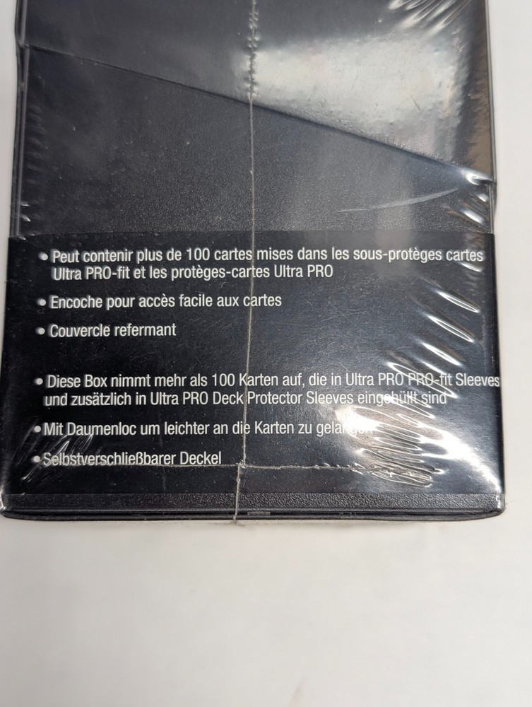 Ultra Pro Eclipse PRO 100+ Deck Box BLACK Locking Lid w/ 1 Card Divider