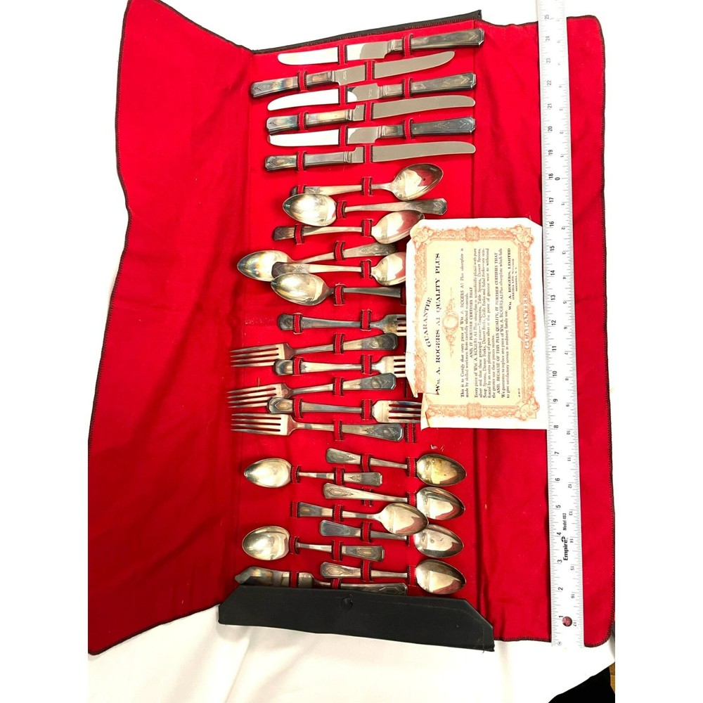 1935 Wm Rogers IS, 26 Piece Silverplate Starlight Pattern Star Eagle Cloth, Case