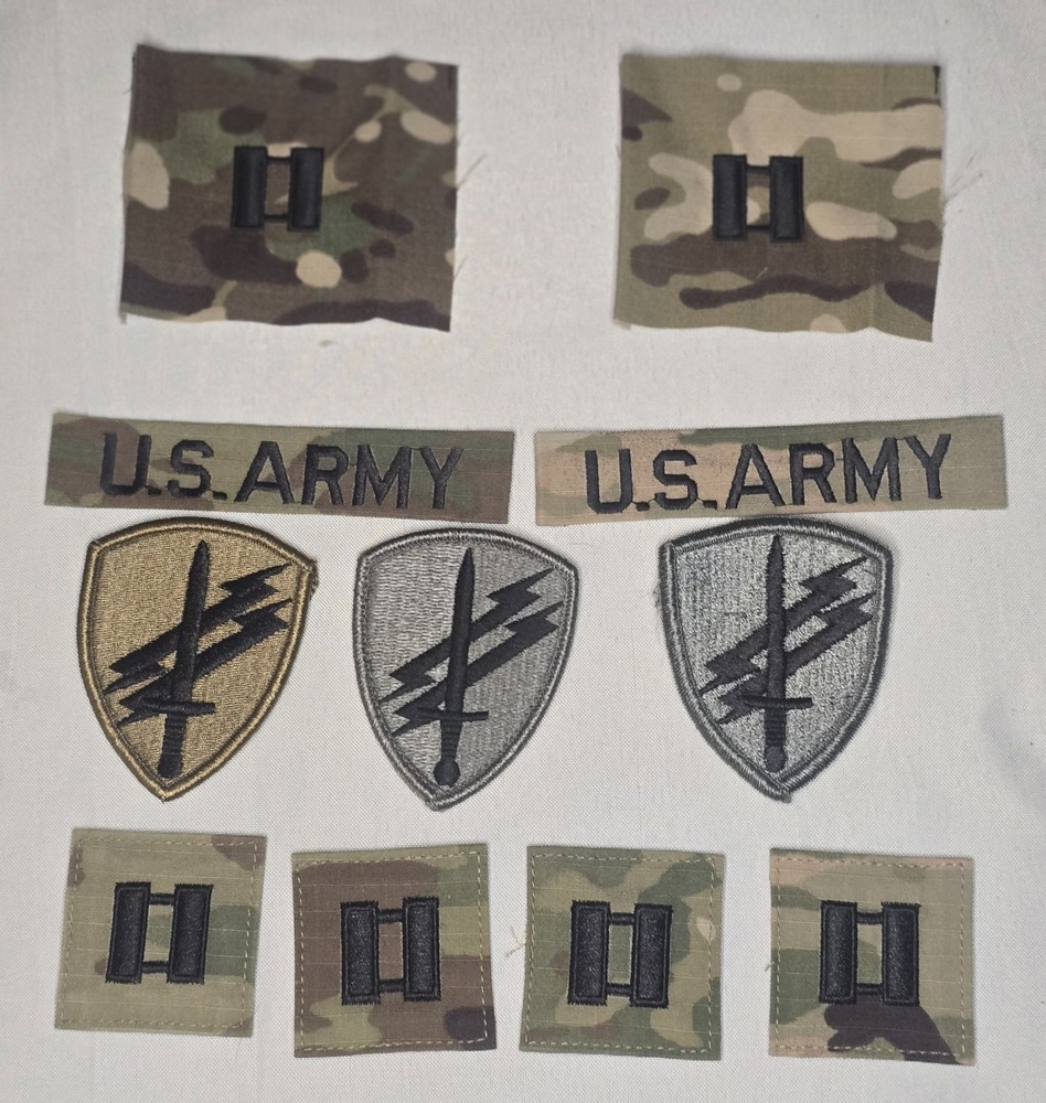 Various Army Captain Emblems And Patches