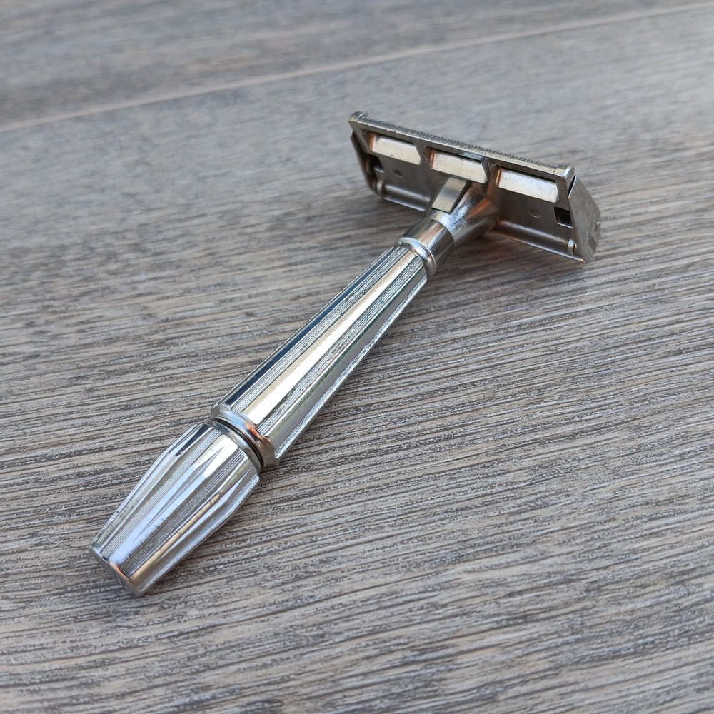Vintage GEM Micromatic Bullet Tip Single Edge Safety Razor Silver Tone