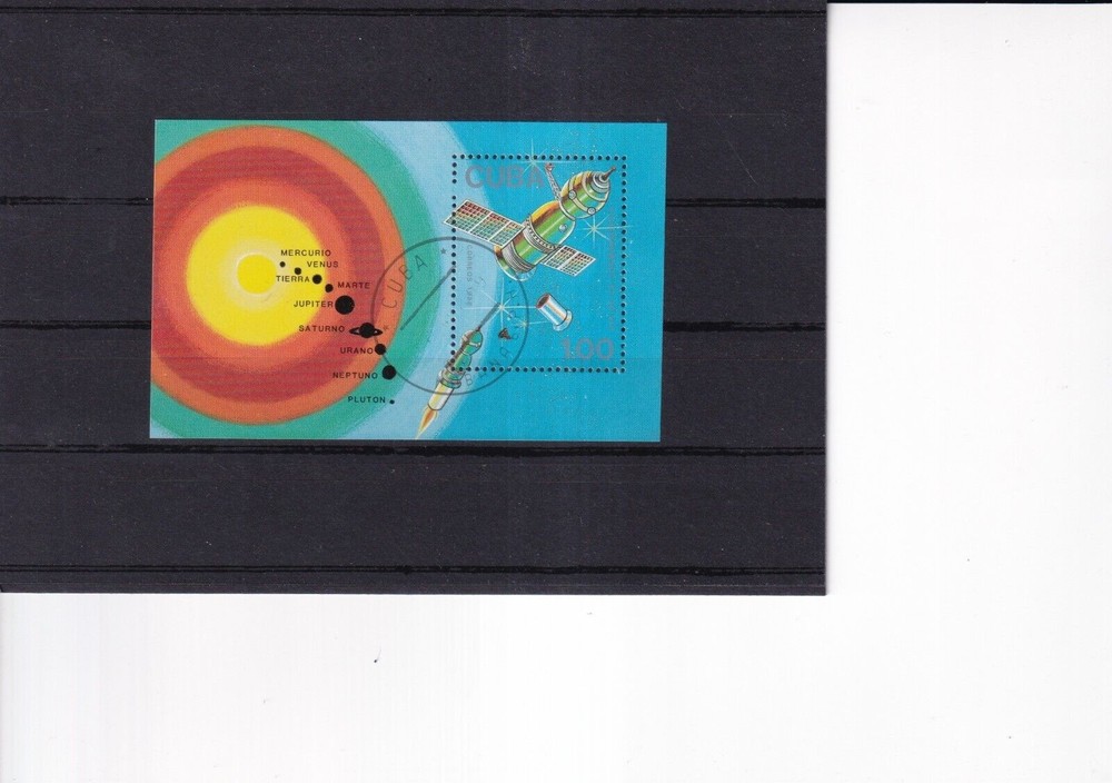 SA38l Caribbean Island 1988 Cosmonautics day Space used minisheet