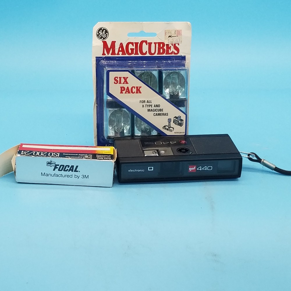Vintage GAF Pocket Camera 440 with six pack magic cubes in film