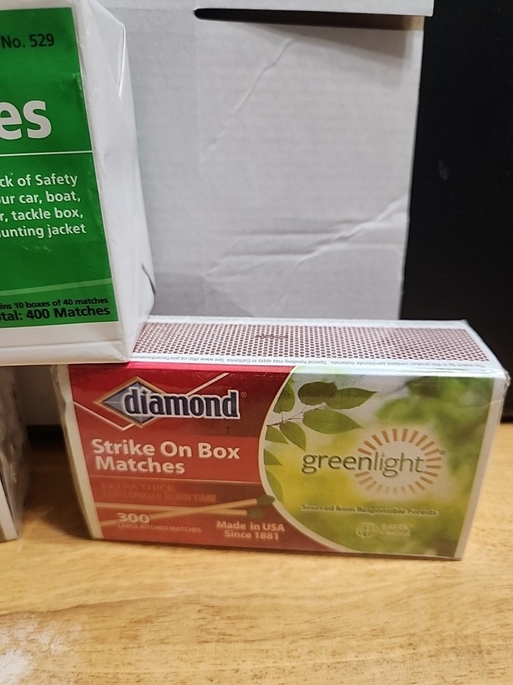 Box Matches Lot