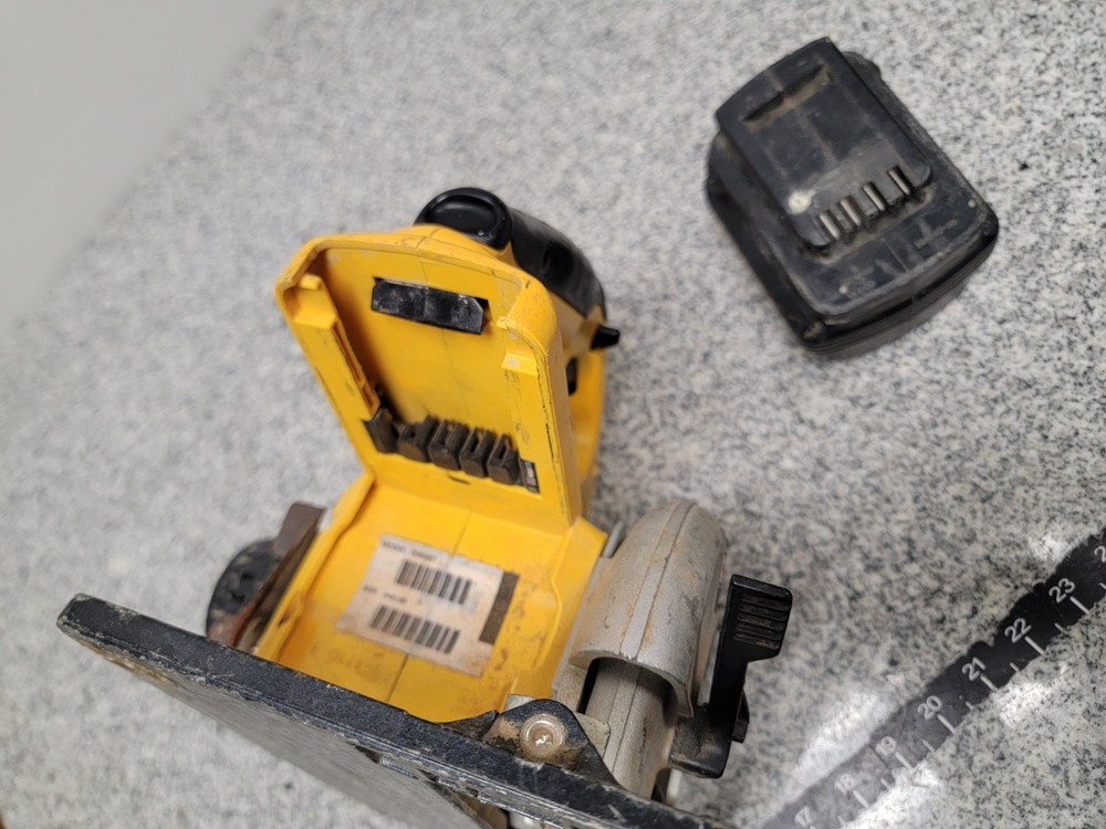Dewalt DW007 6-1/2” Circular Saw 24-Volt NiCd Cordless