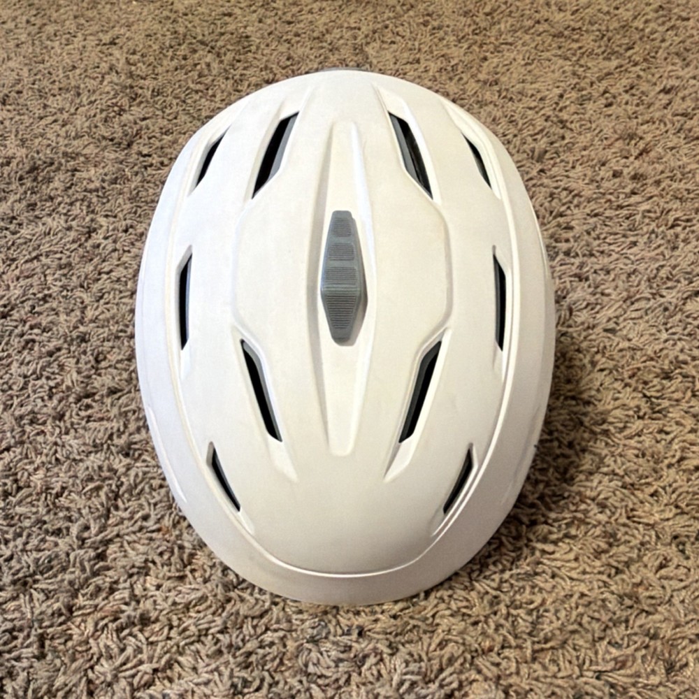 Bollé White Medium Winter Sports Hard Shell Helmet FR7Y Adjustable Ventilation