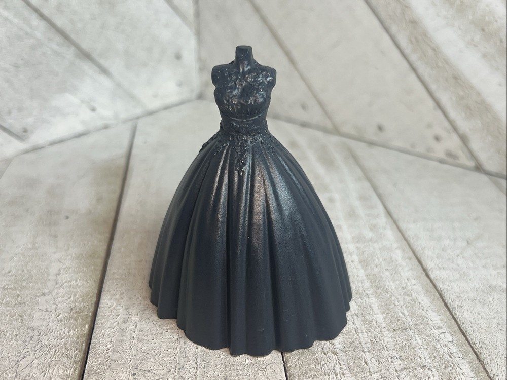 Gothic Dress Statue Miniature – Dark Fantasy Display Figure – OOAK