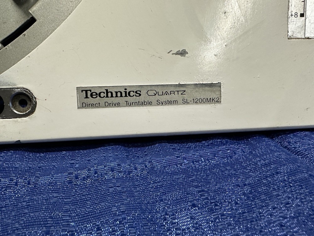 Technics sl1200 Mk2. Original Plinth/cabinet Painted In White