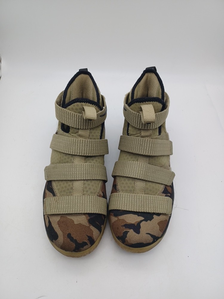 Nike Zoom Size 7Y