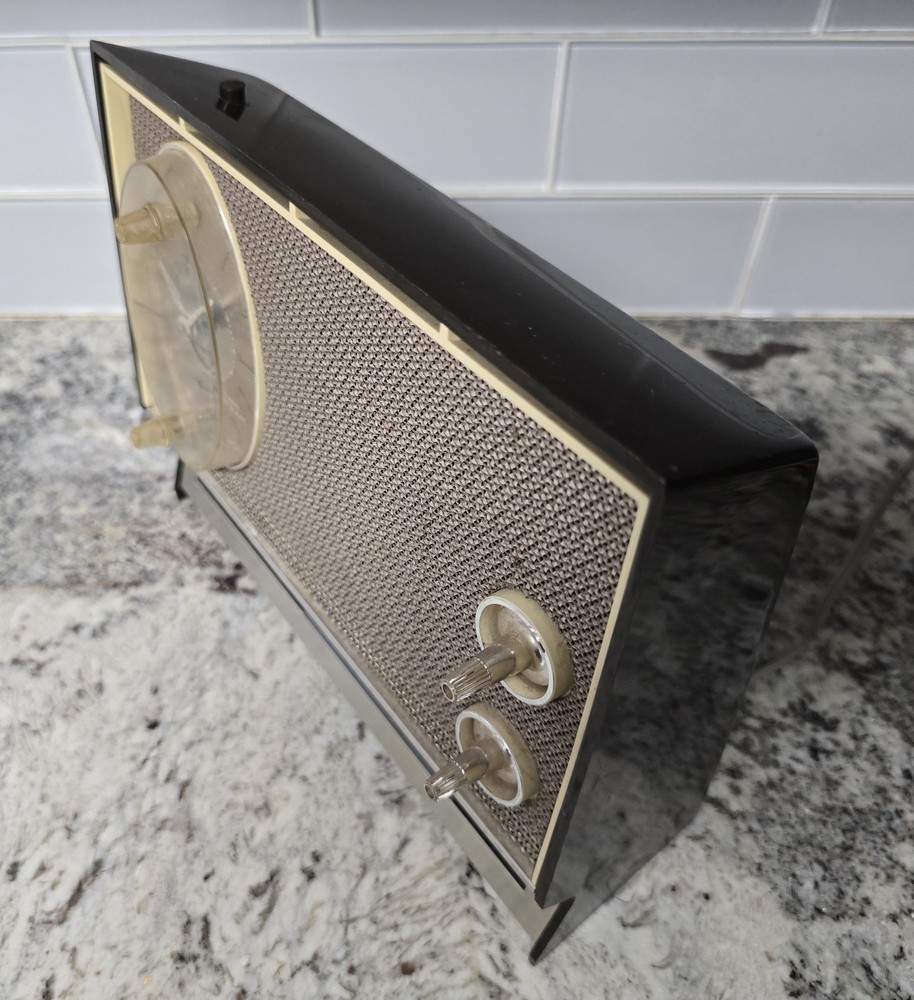 Vintage Sears Silvertone Solid State Clock Radio MCM Mid Century Works