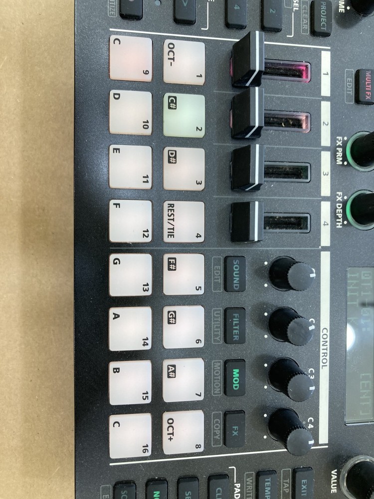 ROLAND GROOVEBOX MC-101 FULLY TESTED GREAT CONDITION-USED!!!!