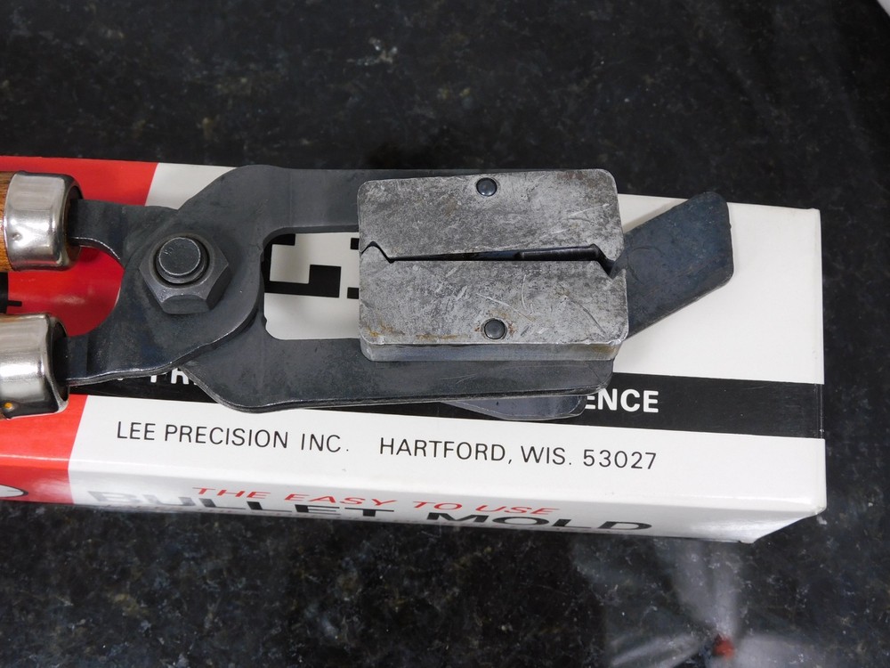 LEE Bullet Molds Double Cavity W/ Handles / Box 4 Sets