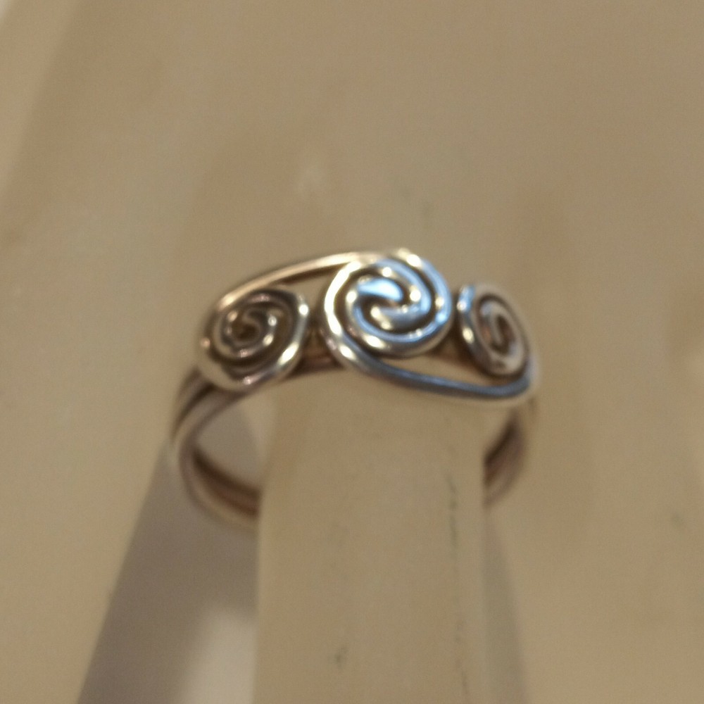 Lovely Indian Silver 925 Swirly Ring