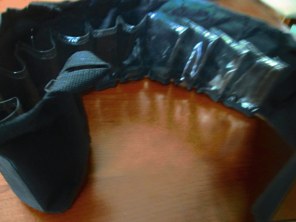 PLAID CREATIVE GEAR - ROLL UP PAINT STORAGE - PAINTER'S BAG