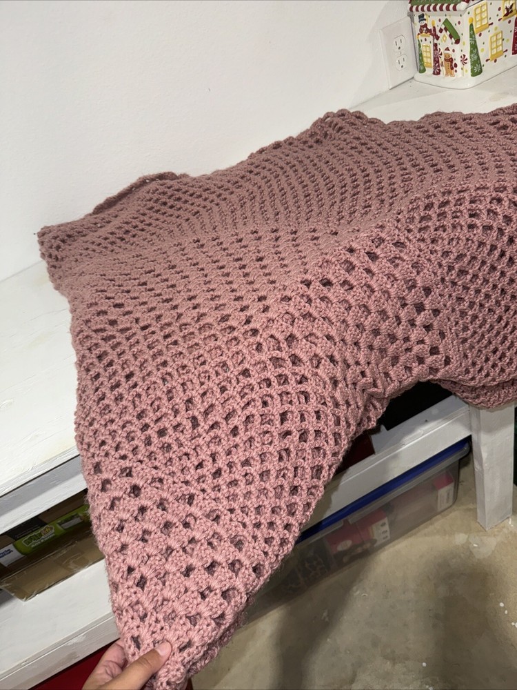 Pink Circle Blanket! Approx 70inches Long