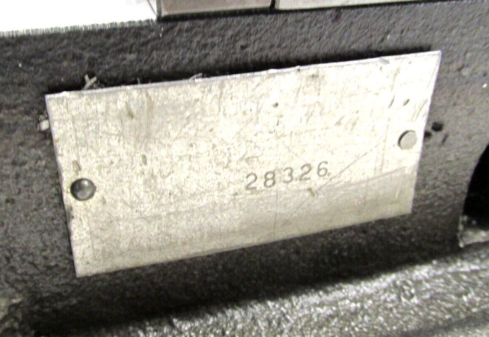 KURT ANGLOCK 6" MILLING MACHINE VISE w/ JAWS - #D60