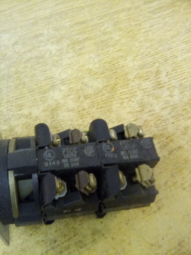 Honeywell Microswitch (2) EG A156 Selector Switch With Key