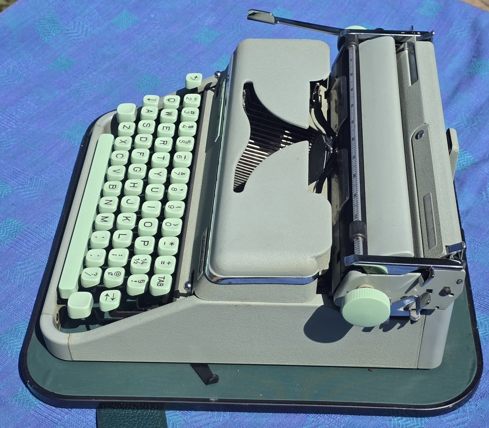 Hermes 2000 Typewriter 1959 Green + Case Manual Brush READ