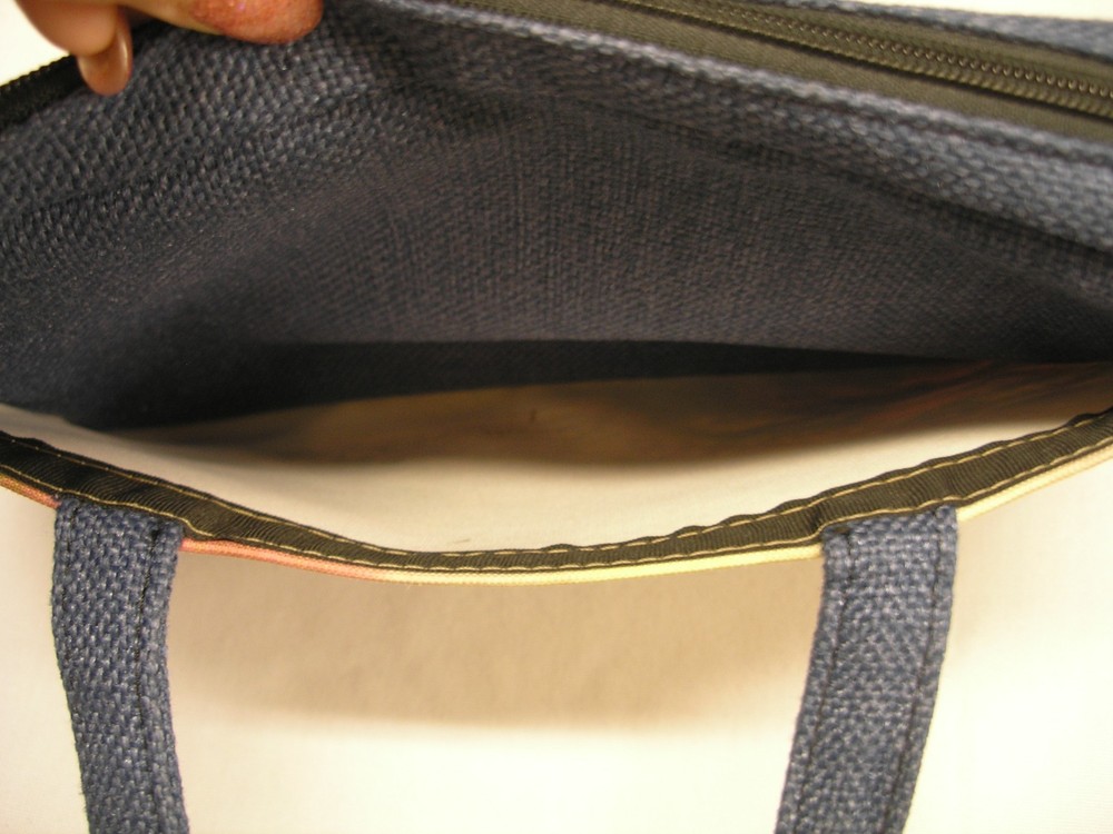 BIBLE BAG, BLUE WITH ZIPPER CLOSURE
