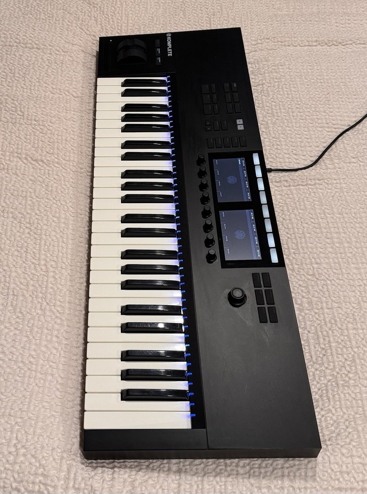 Native Instrument S49 MK2 “Komplete Kontrol” Keyboard Controller