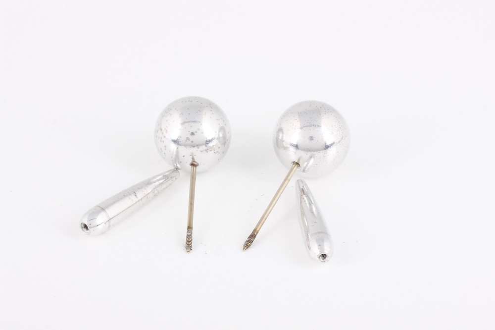 TWO IDENTICAL SILVER-TONED ROUND BROOCHES #5840