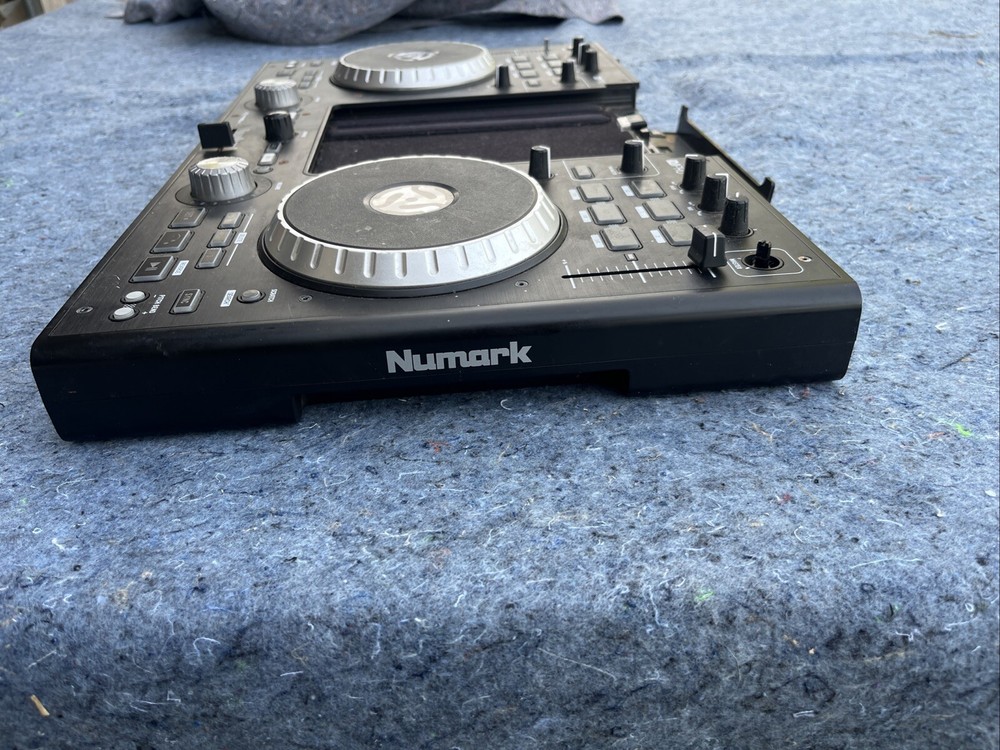 Numark IDJ PRO controller W/Case (Missing Power Cord) Parts only ,UNTESTED