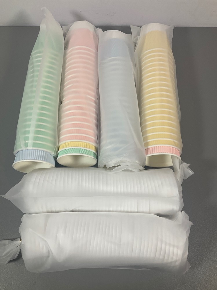 Glowcoast Disposable Coffee Cups 12 oz - 80 Pack Assorted Colors, Secure Lids, T